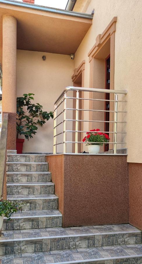 גולובאץ Apartments Nana מראה חיצוני תמונה